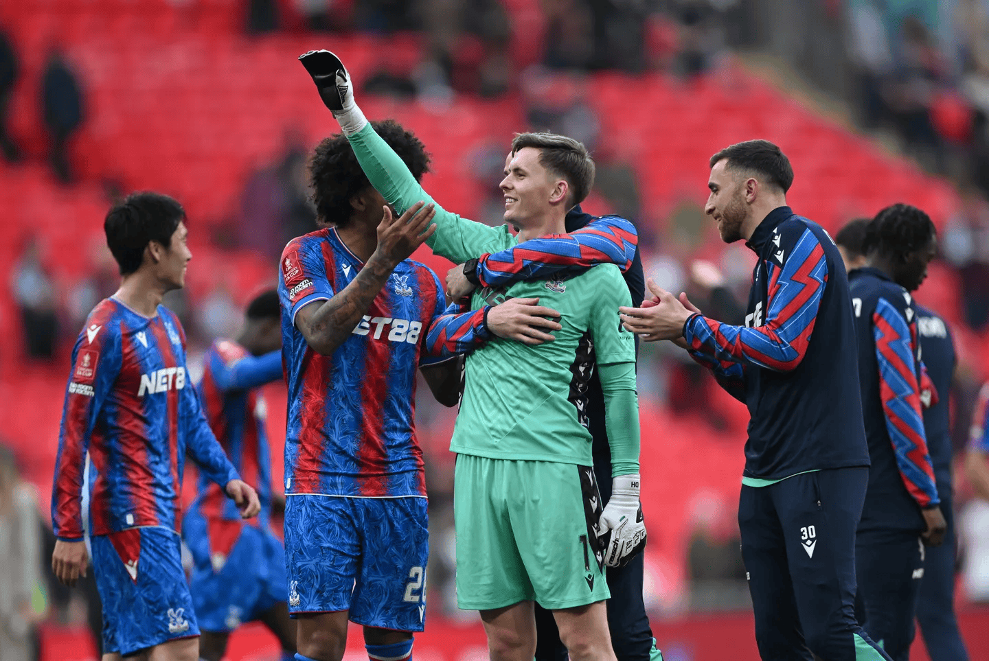 足总杯赛程吃紧，克里夫兰骑士转会期外线爆发，媒体盛赞，年轻球员得到机会(克利夫兰骑士交易后会咋样)-开云APP